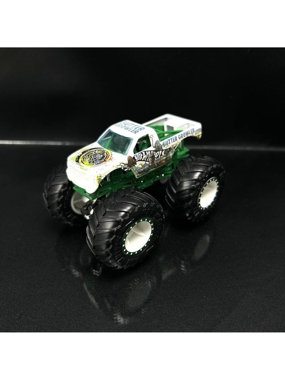 Hot Wheels Monster Trucks Gutter Growler Rat 1:64 3"